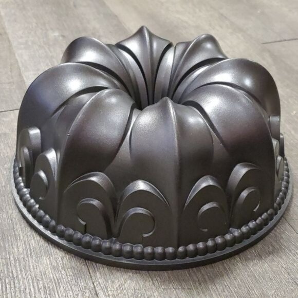 Nordic Ware Fleur De Lis Bundt Pan Baking Cake Bakeware Cookware Bake Baker - Picture 4 of 10